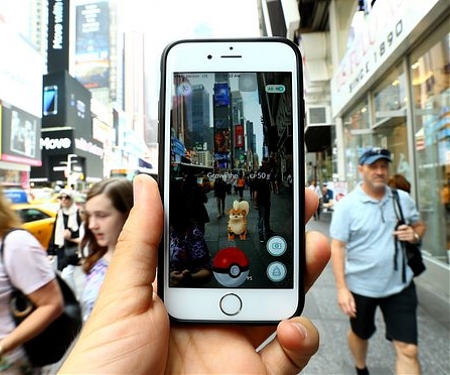 Pokémon Go Will Soon Get Ads in The Form of "Sponsored Locations"