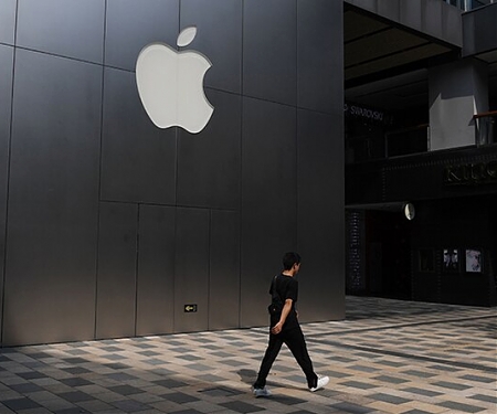 Global Smartphone Market to Hit Decade Low in 2023, But Apple Could Take Top Spot