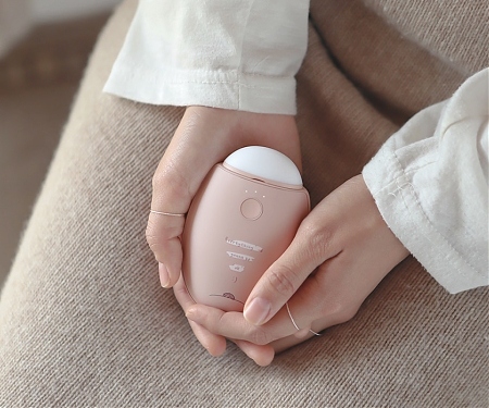 This Conceptual Hand Warmer Comes with Aesthetics Designed to Warm Your Soul