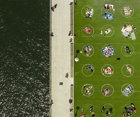 Brooklyn's Domino Park Painted Circles on the Grass to Ensure Social Distancing