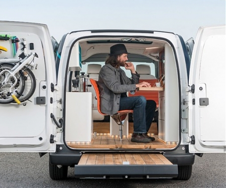 (Video) The World's First All-Electric Mobile Office - Nissan e-NV200 WORKSPACe