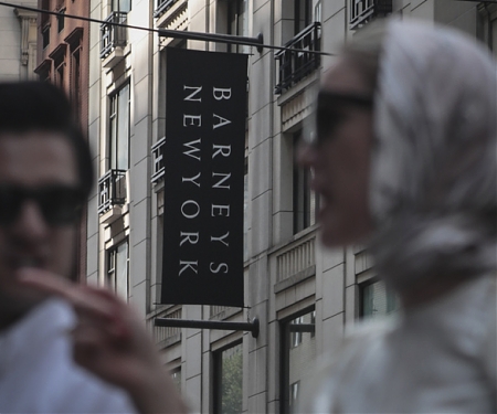 Barneys Nears Bankruptcy Filing With Plans to Close Most Stores