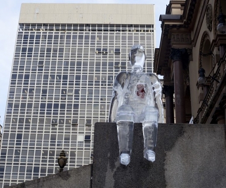 (Video) Ice Statues Leave Behind Organs, Encourage Us to Do the Same