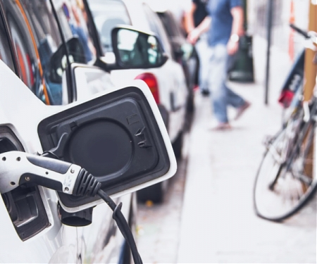 (PDF) Mckinsey - Making Electric Vehicles Profitable