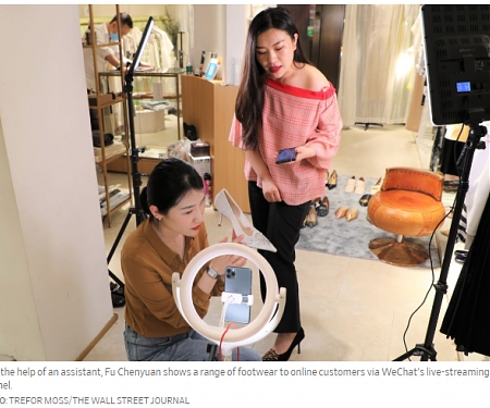 Live-Streaming Craze Turns Into a Lifeline for China’s Stores