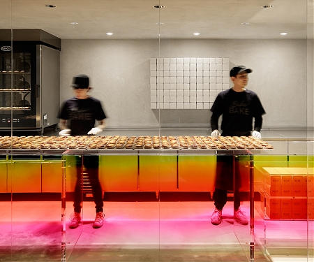 Yota Kakuda Uses Graduated Colored Acrylic Surfaces in Tokyo Cheese Tart Store