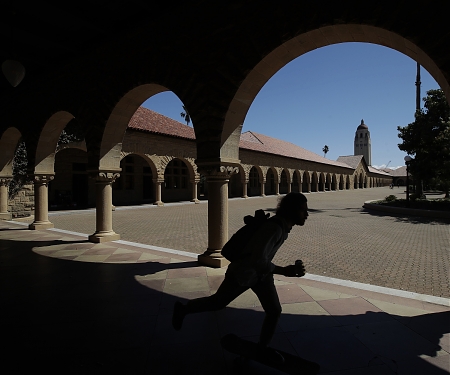 Stanford Trounces B-Schools Competitors in MBA Alumni Survey