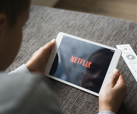 51 % of US Internet Users Watch Netflix