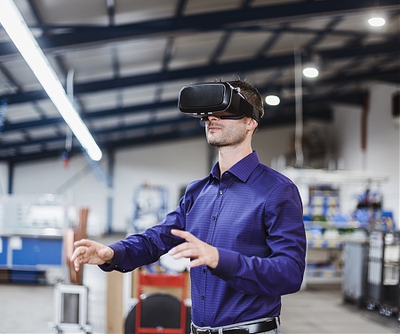 (Infographic) The Future Of Workplace AR & VR Training