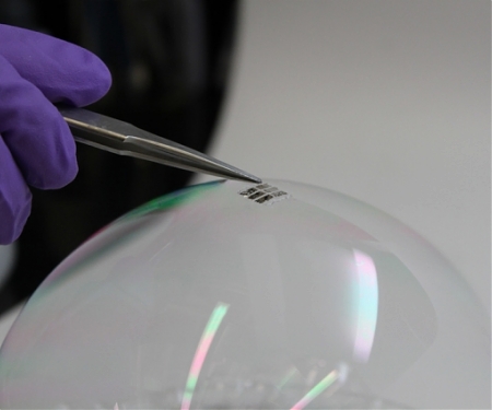 MIT - Solar Cells As Light As a Soap Bubble