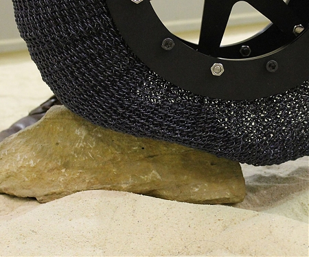 (Video) NASA Develops a Viable Alternative to the Pneumatic Tire