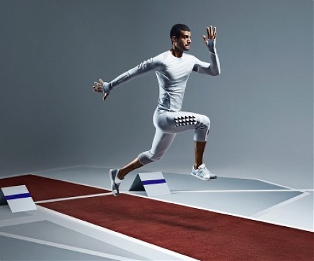 (Video) Condom Material Becomes Sportswear for Skynfeel Long-Jump Suit