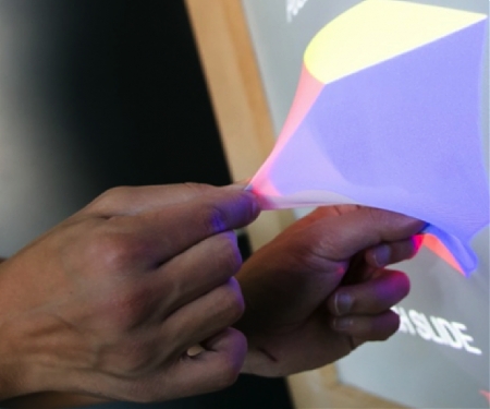 (Video) 'Ghost' Tech Lets You Pull Objects Out of The Screen