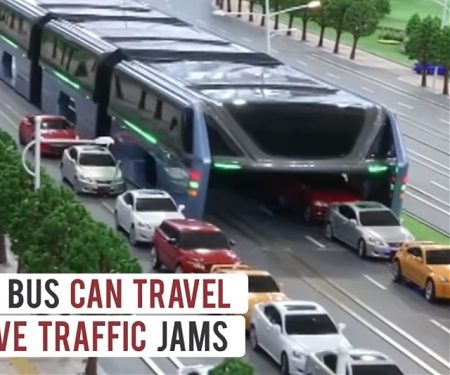 (Video) Elevated Bus That Drives Above Traffic Jams