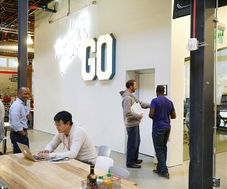 In Silicon Valley Frenzy, VCs Create New Inside Track