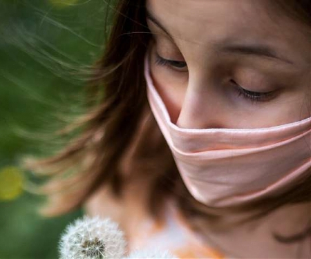 (Paper) Photocatalytic Nanowires-Based Air Filter : Towards Reusable Protective Masks