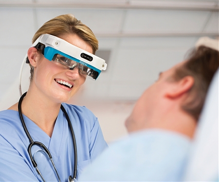 (Video) Eyes-On Wearable Ultrasound and IR Glasses for Easy Venipuncture