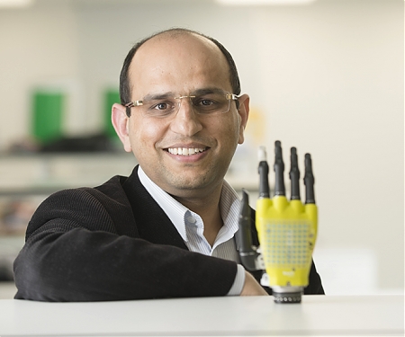 (Video) Solar-Powered Touch-Sensitive Electronic Skin for Next Generation Prosthetics