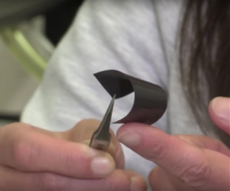 (Video) Stanford Scientists Made a Battery That Could Keep Hoverboards From Exploding