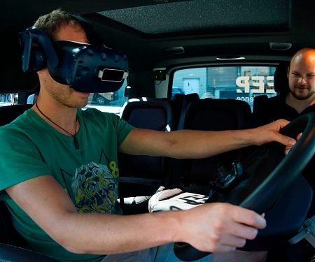 Daimler Gives Truck Drivers a Virtual Look Into the Future
