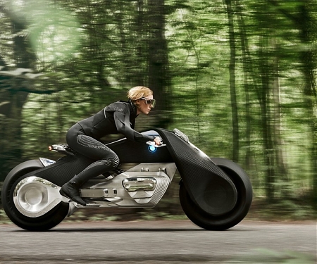(Video) BMW's Self-Balancing Motorcycle of Tomorrow
