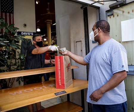 US Retail Sales Recovers at Record Pace