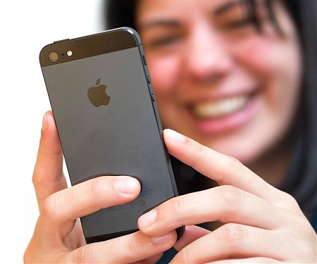 (Infographic) Piper Jaffray -  Teenagers Still Favor The Apple iPhone over Android