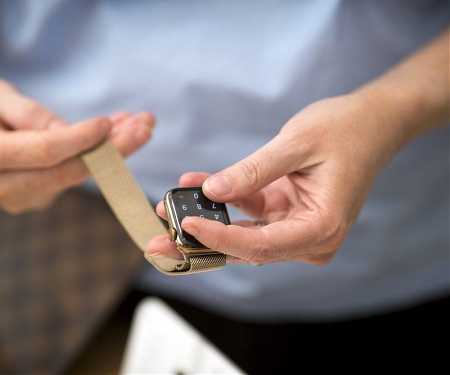 Apple Targets Watch Blood-Pressure Tool for 2024 After Snags