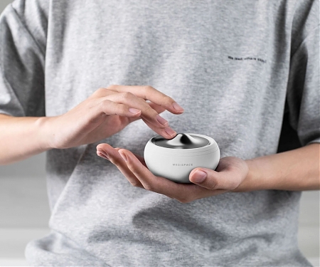 Meditation Device Concept Hides Earbuds Inside to Help Shut Off External Noise -  Medispace