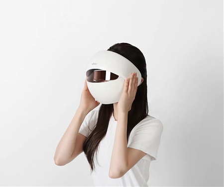 Light-therapy Face Mask Evolves Your Skincare Regime With The World Of Futuristic Beauty