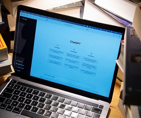 How Nature Readers are Using ChatGPT