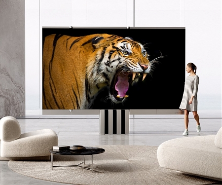 (Video) The World´s First Foldable 165 Inch MicroLED TV - C SEED M1