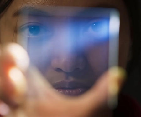 (Video) Microsoft’s Futuristic ‘Project Silica’ Stores Data on Glass Plates for 10,000 Years