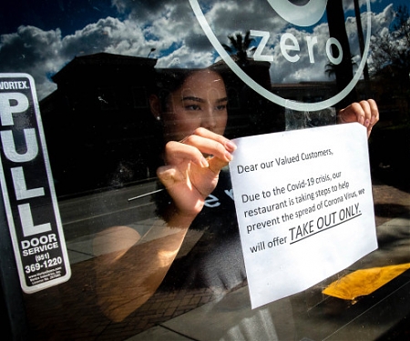 Restaurant Industry in Free Fall ; 10,000 Close in Three Months