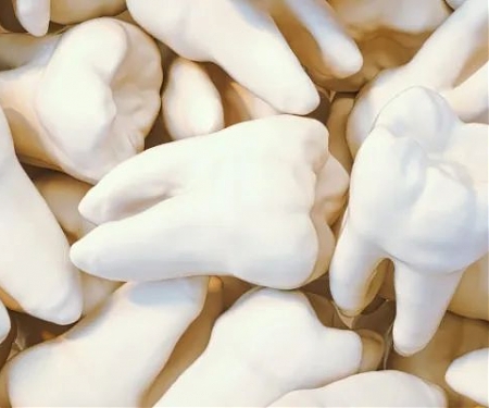 Scientists Discover a Gel That Whitens Teeth and Kills 94% of Bacteria