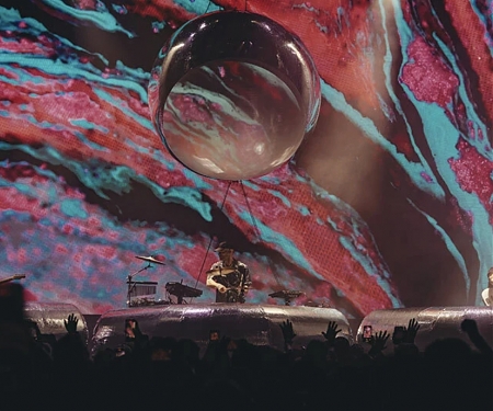BIG Unveils Immersive Stage Design with Inflatable Sphere for Whomadewho's Global Tour