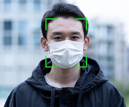 Facial Recognition Identifies People Wearing Masks