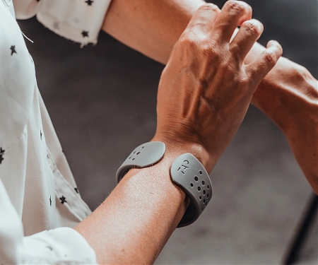 (Video) TapXR Puts Finger-Tap Control of Devices in Bracelet Form