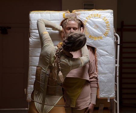 A Cushion Machine to Offer Lab-Grown Humans a Womb Experience