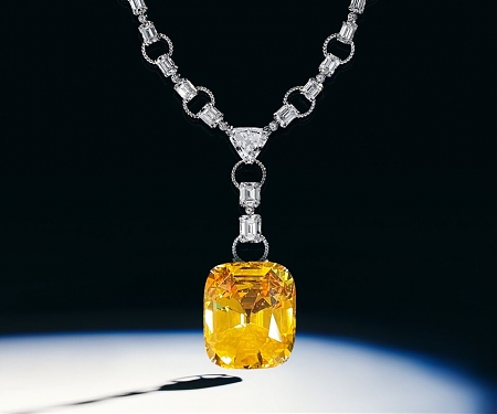 Jeweler Reza Has a New E-Commerce Strategy for Huge Gems