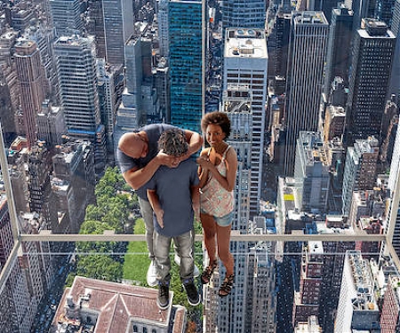 NYC’s Scary New Tourist Attraction : An All-Glass ‘Ascent’ Into the Sky