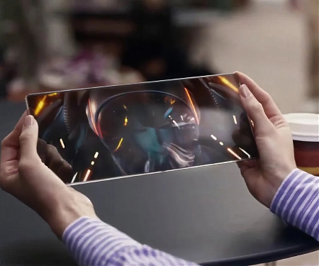 (Video) Sony Teases Futuristic Phones and PlayStation Controllers for Years to Come