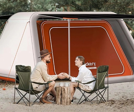 (CES 2023) Jackery's Inflatable LightTent-AIR Features Its Own Solar Power System