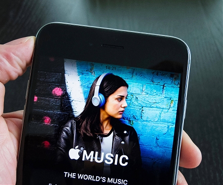 (M&A) Apple Buys Startup That Makes Music With Artificial Intelligence