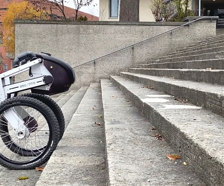 (Video) Hopping, Rolling, Balancing Ascento Robot Now Available