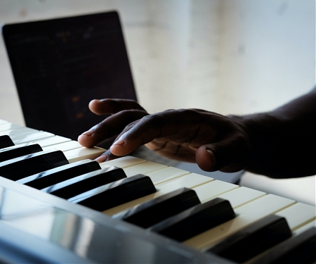 (Paper) ‘Audeo’ Teaches Artificial Intelligence to Play The Piano