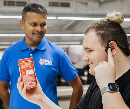 (Video) AiSee : AI-Powered ‘Eye’ for Visually Impaired People to ‘See’ Objects