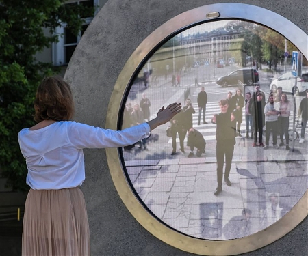 World’s First ‘Virtual Door’ Connects Lublin to Lithuanian Capital Vilnius in Real Time