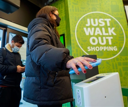 Amazon, Starbucks Discuss Coffee Shop Partnership