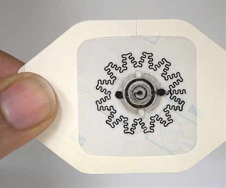 (Paper) Water-Powered "Electric Bandage" Sticks It to Slow-Healing Wounds